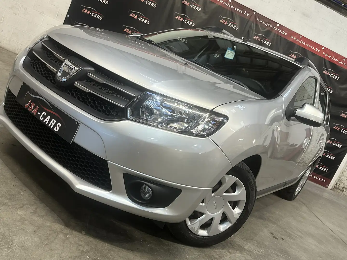 Dacia Logan Logan MCV 1.2i Laureate Серебристый - 1