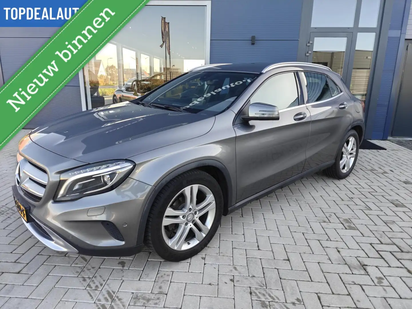 Mercedes-Benz GLA 180 Prestige Automaat/Led/Cruise/Camera Gris - 1