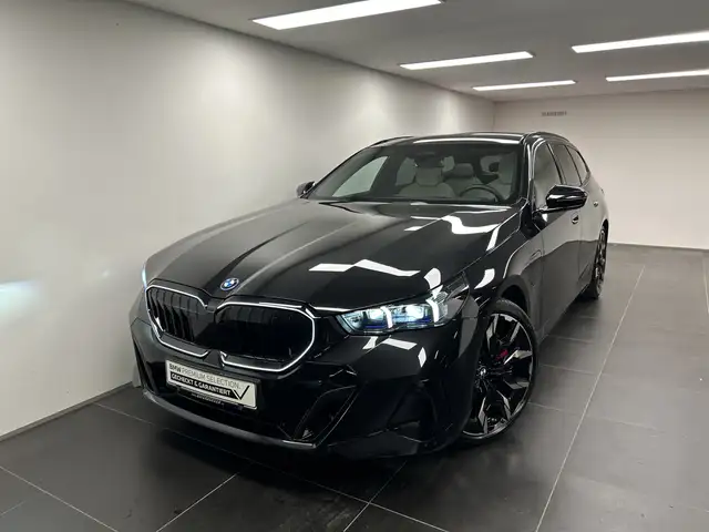 BMW 5 Series view 7