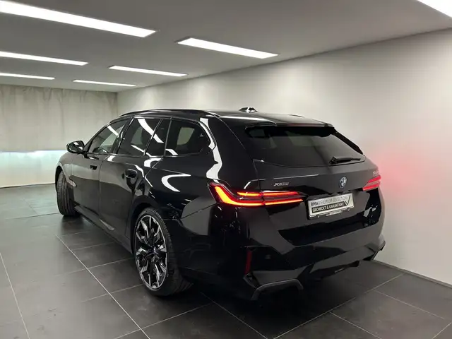 BMW 5 Series view 12