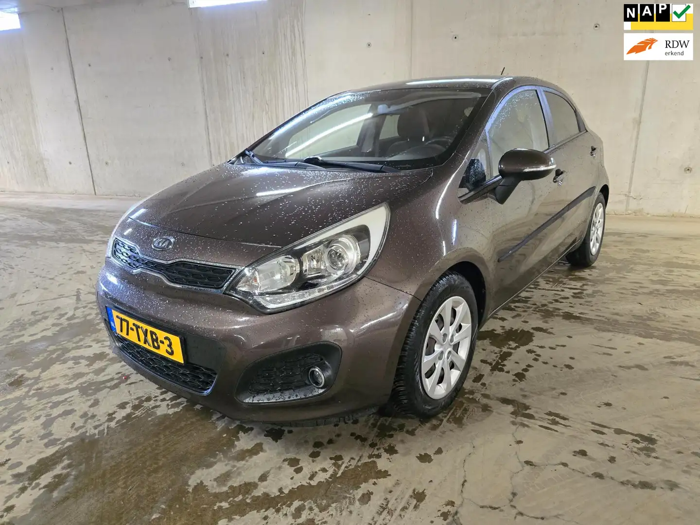 Kia Rio 1.2 CVVT Plus Pack Marrón - 1