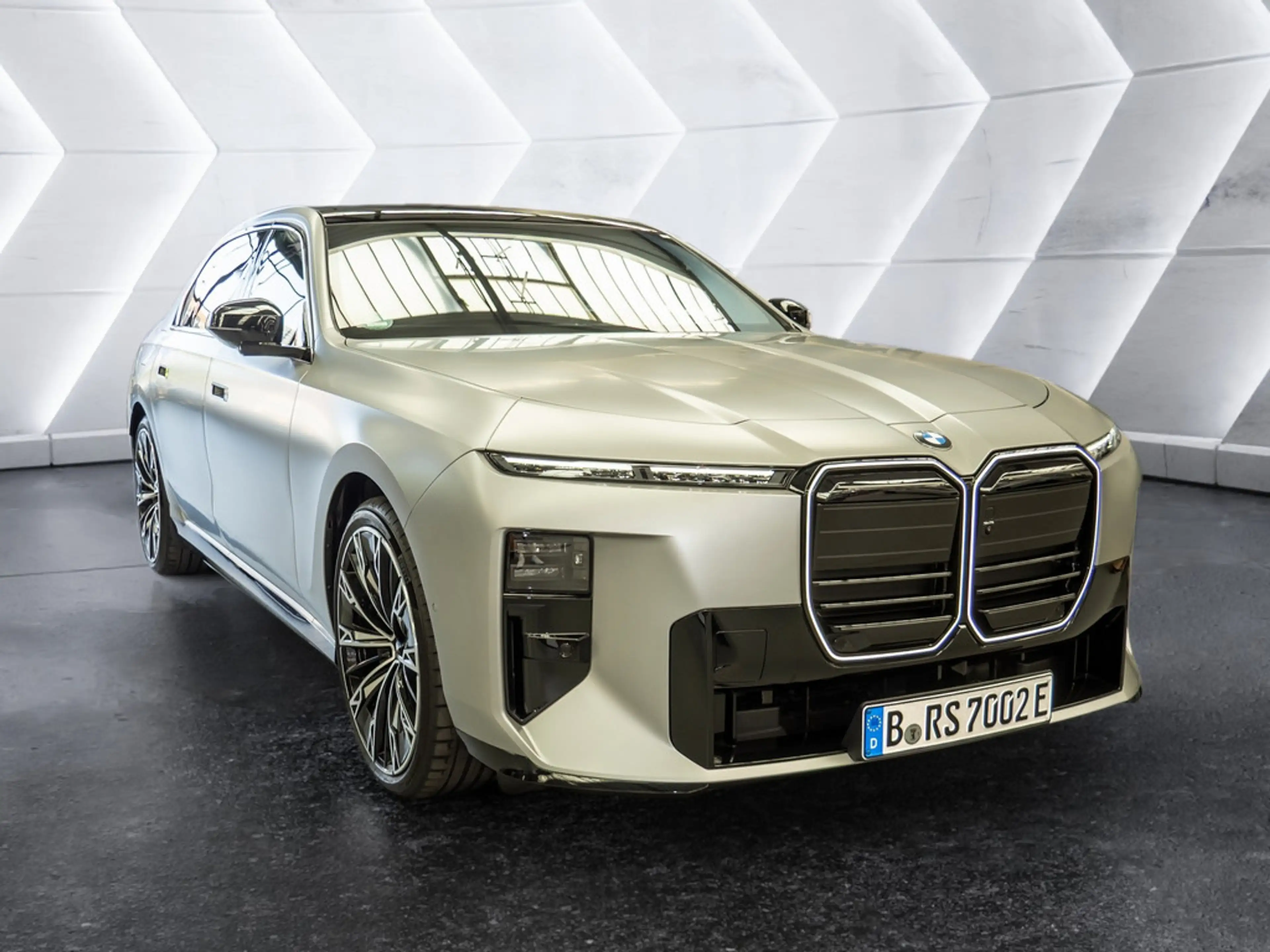 BMW i7 50 xDrive ACC HUD SITZBELÜFTUNG PANO 360° — photo 2