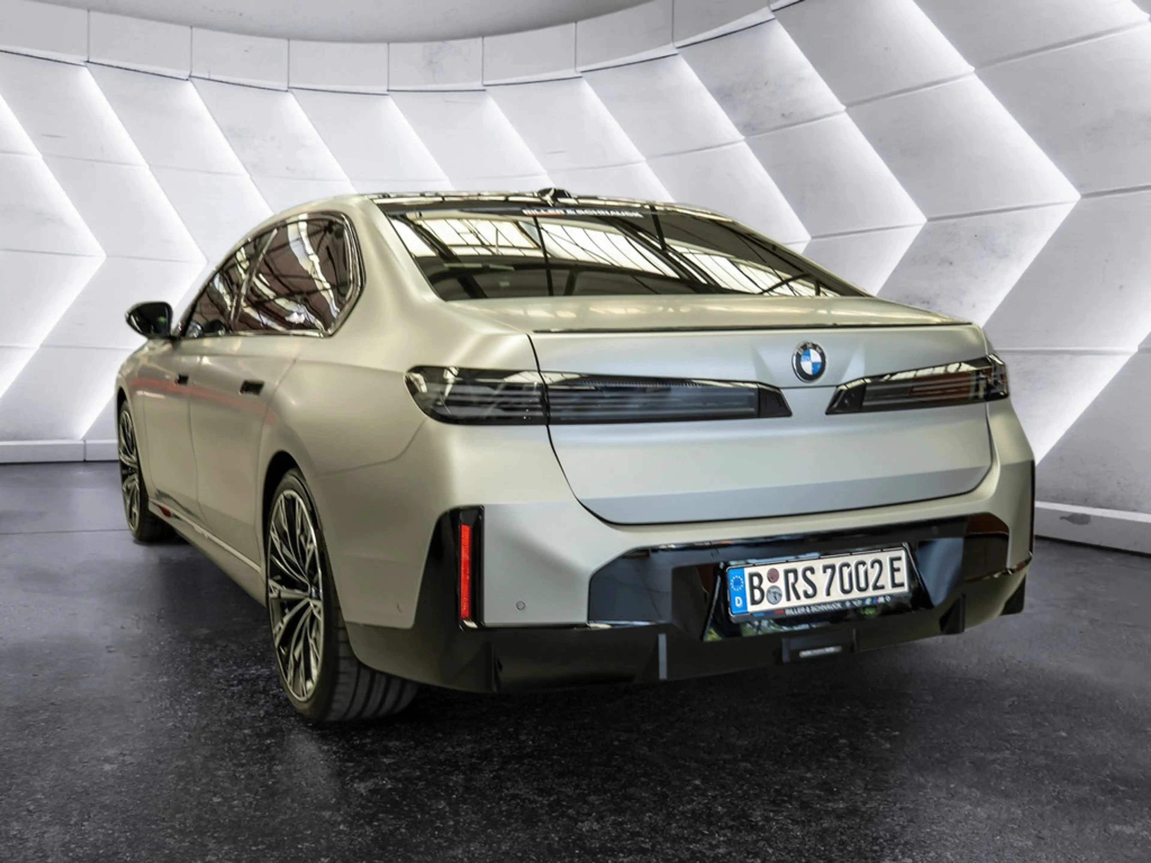 BMW i7 50 xDrive ACC HUD SITZBELÜFTUNG PANO 360° — photo 4