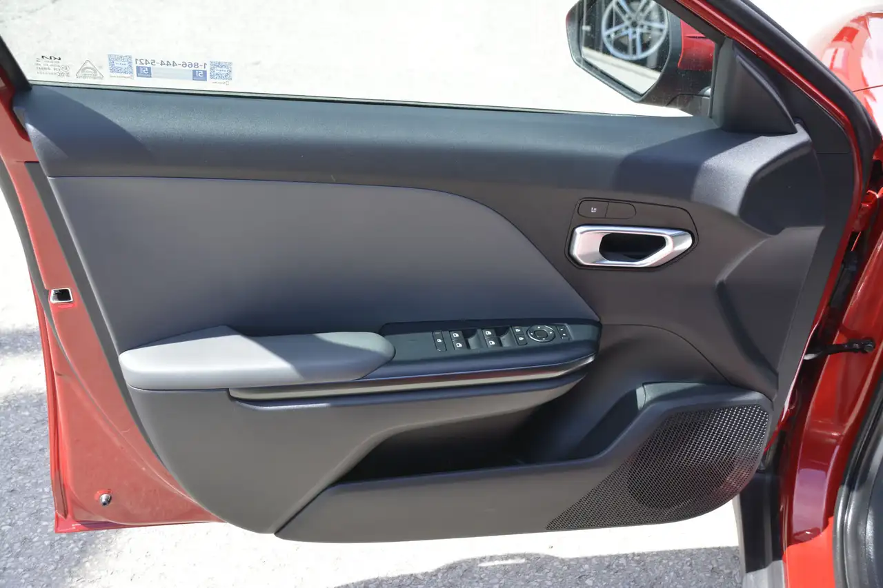 Kia K4 снимка Kia K4