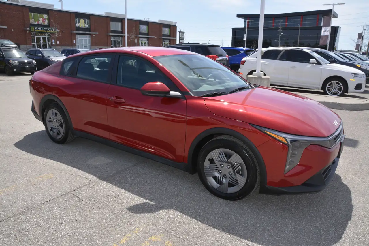 Kia K4 снимка Kia K4
