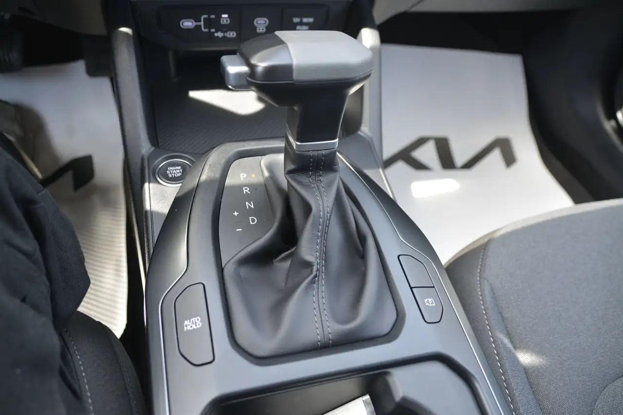 Kia K4 снимка Kia K4