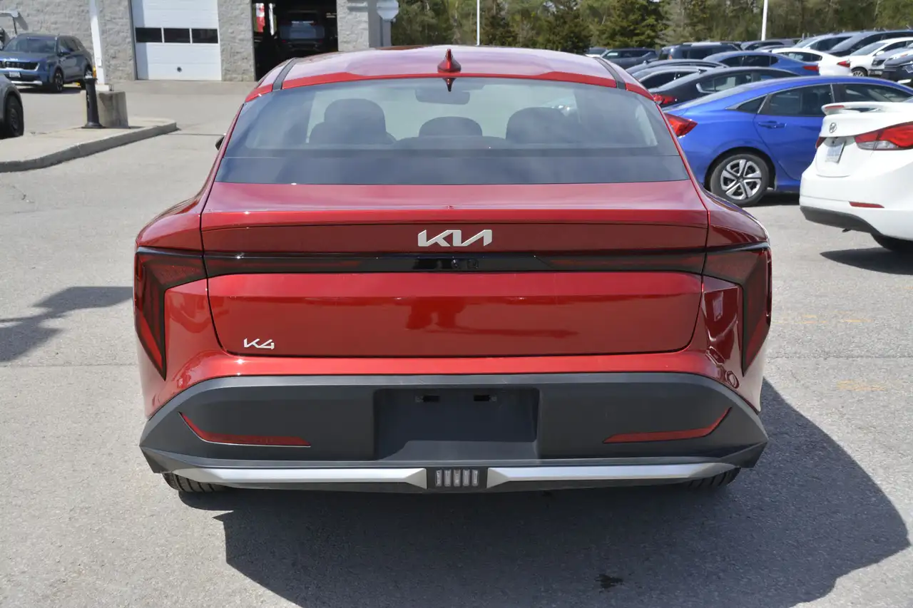 Kia K4 снимка Kia K4