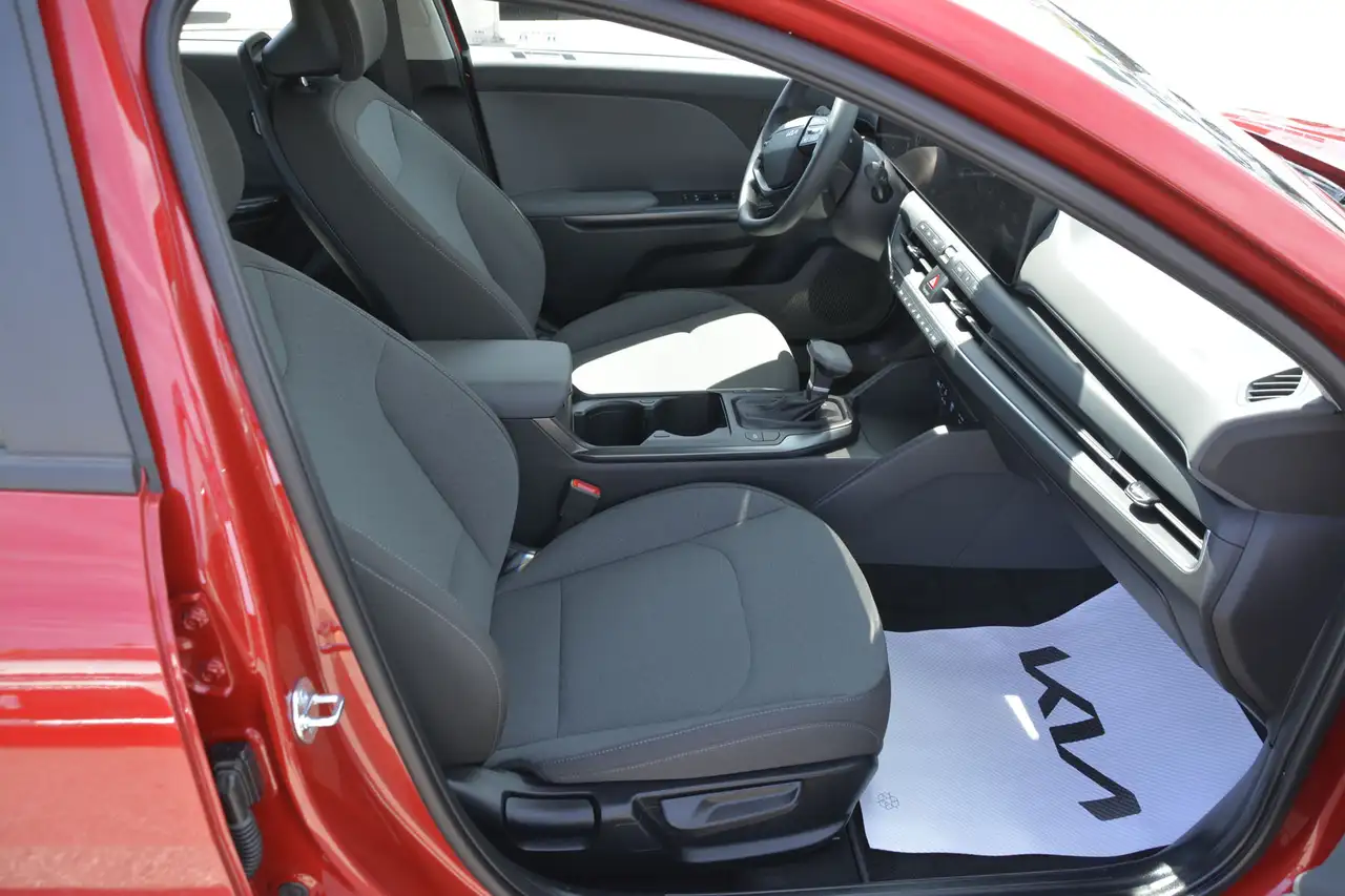 Kia K4 снимка Kia K4