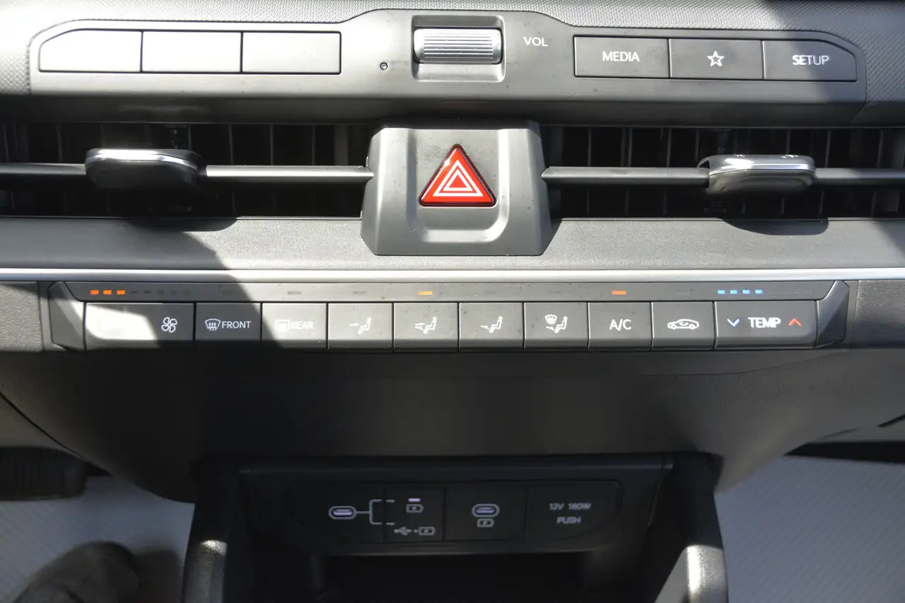 Kia K4 снимка Kia K4
