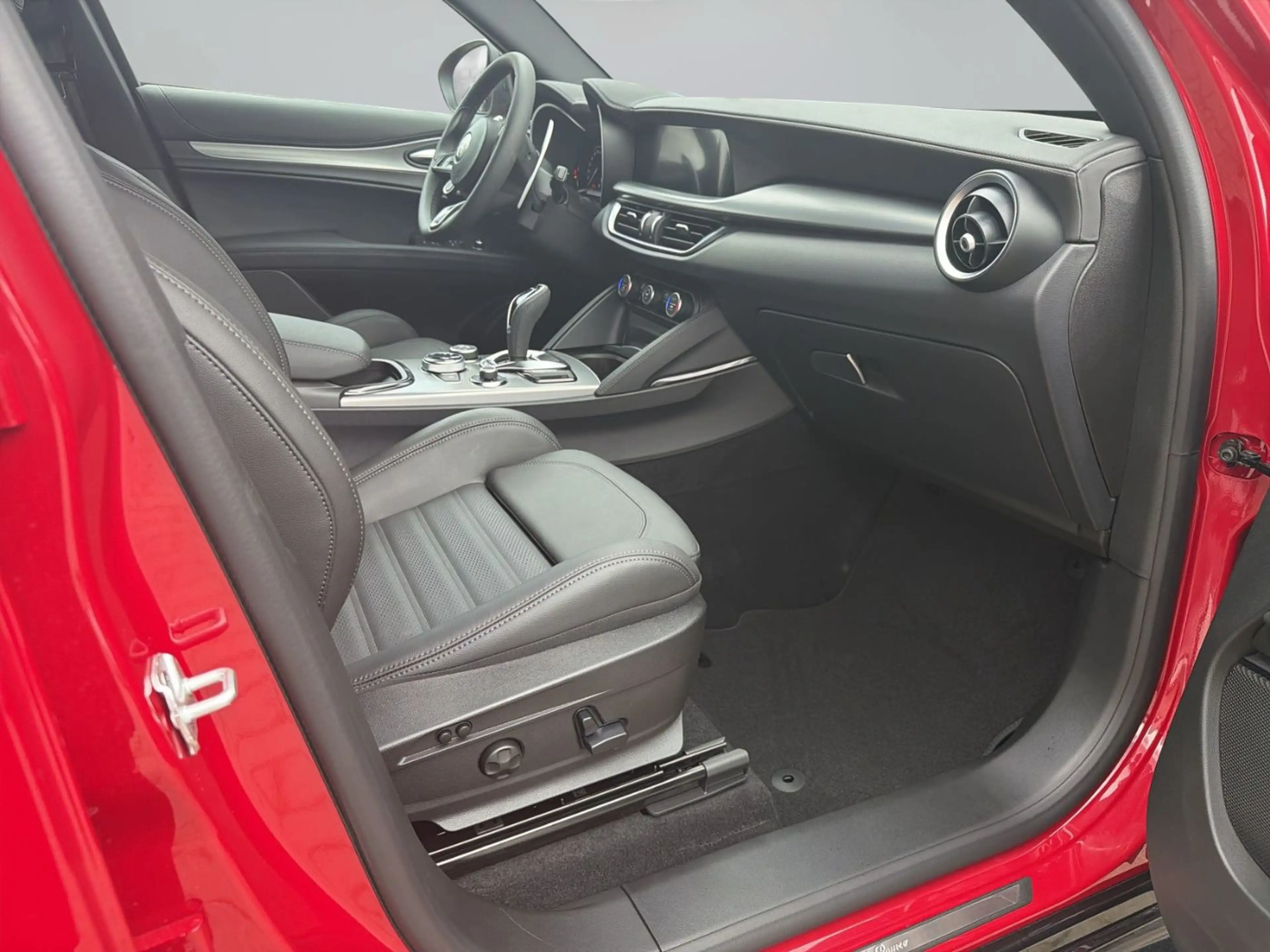 Alfa Romeo Stelvio Veloce Panoramaglasschiebedach, 21 ALU — photo 12