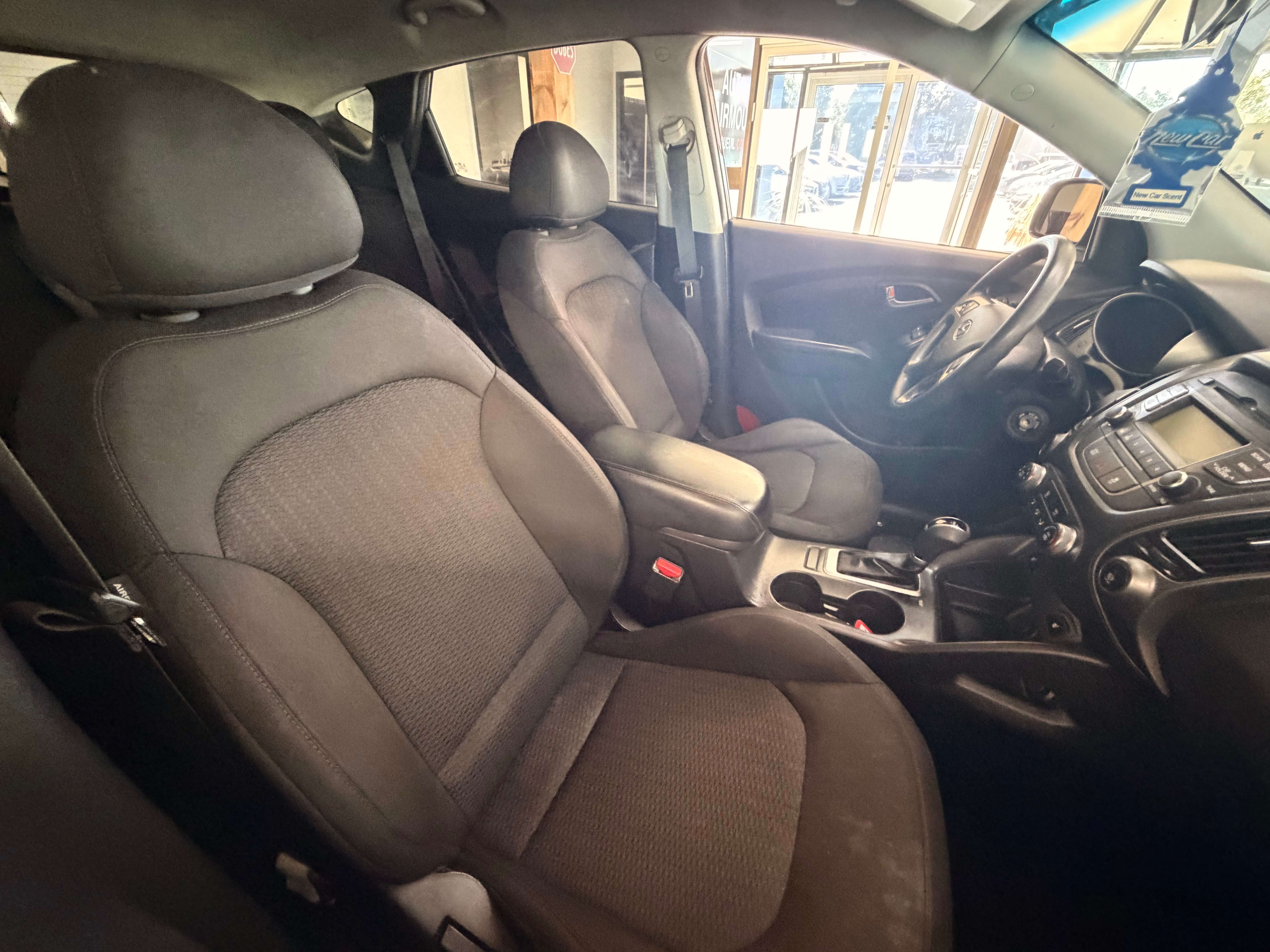 2015 Hyundai Tucson GL - Image 11