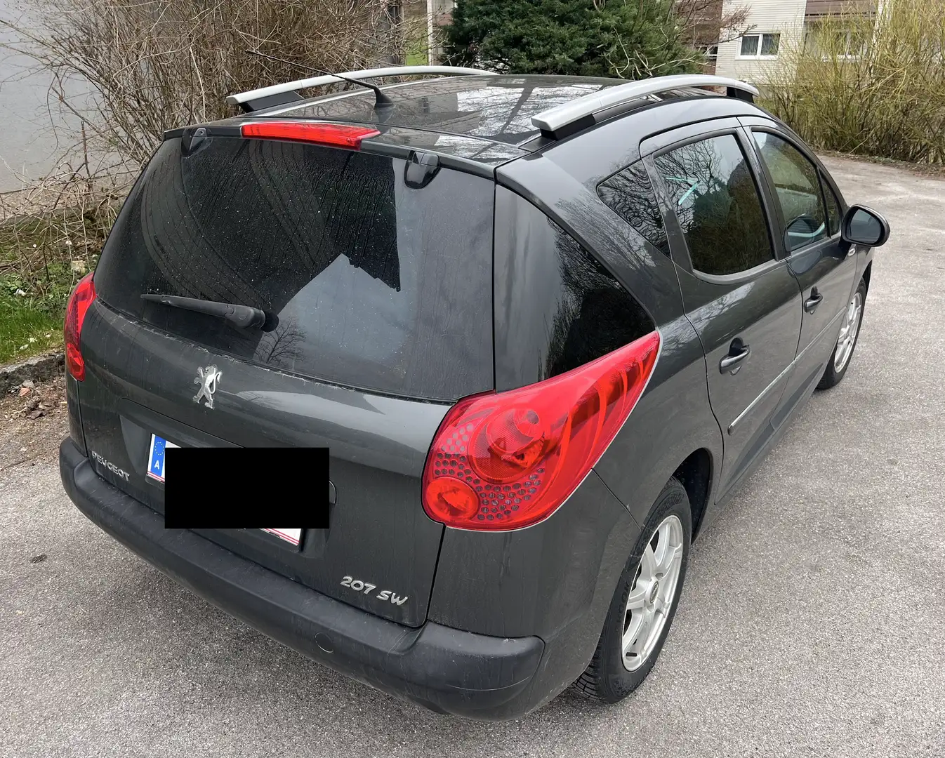 Peugeot 207 207 SW Active 1,4 16V VTi 100 Active Grau - 2