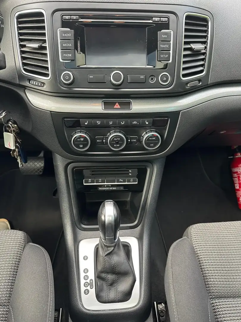 Volkswagen Sharan 2.0 TDI DSG BlueMotion Technology Comfortline Grau - 1