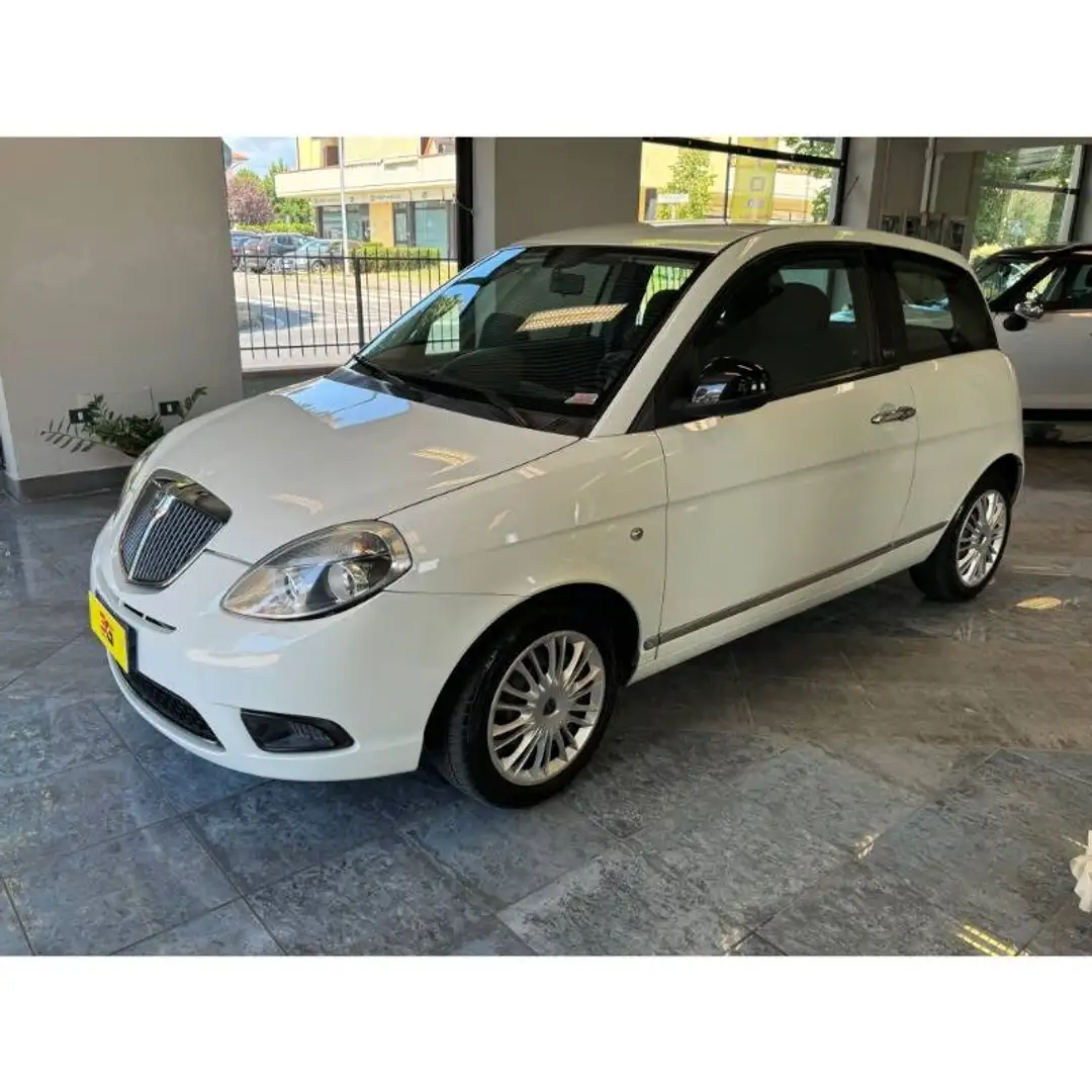 Lancia Ypsilon 1.2 8v Diva 69cv Blanc - 1