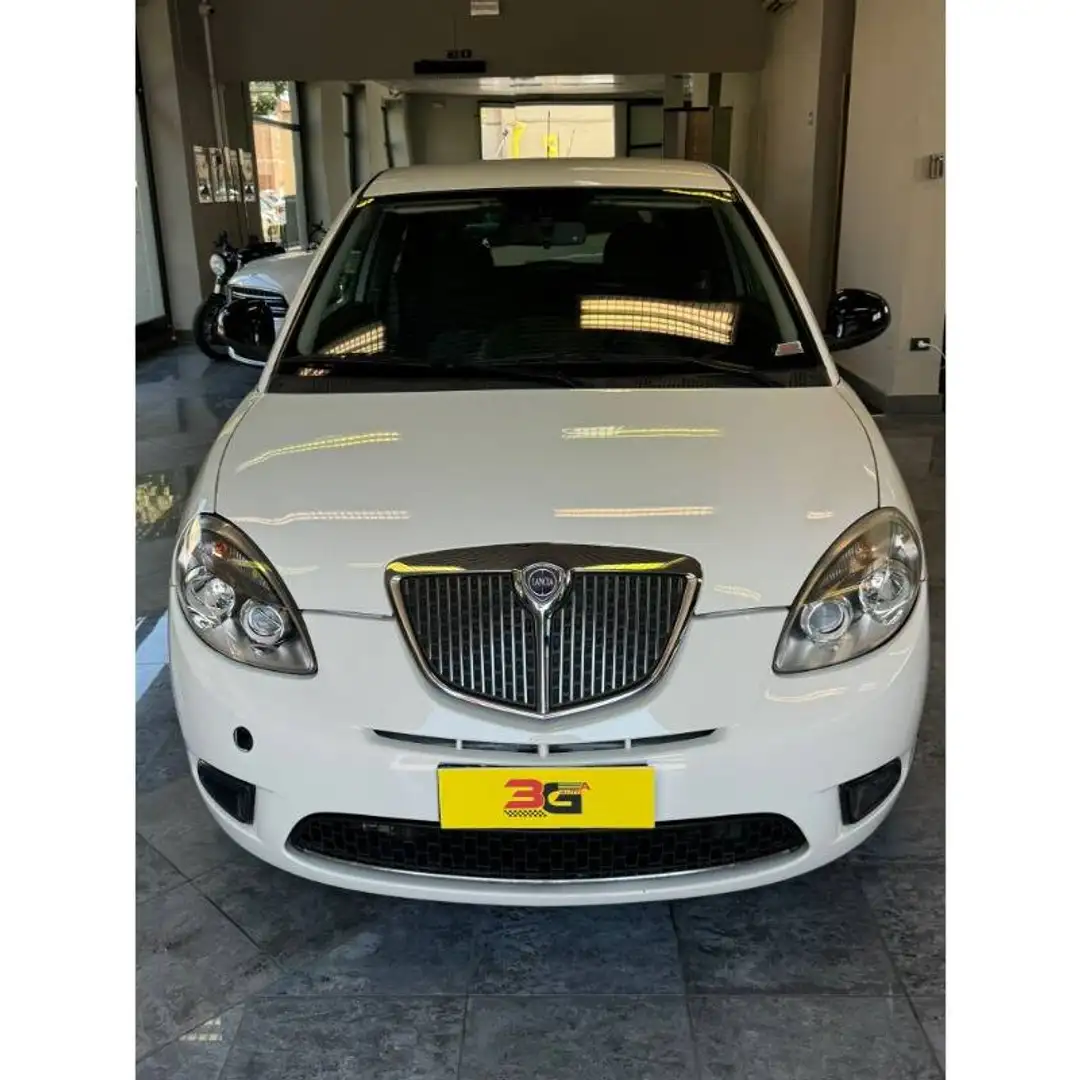 Lancia Ypsilon 1.2 8v Diva 69cv Blanc - 2