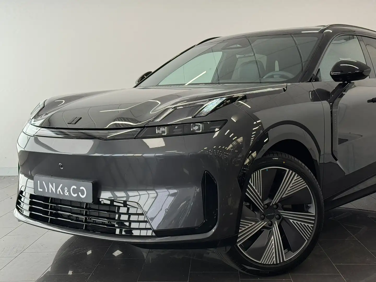 Lynk & Co 08 1.5 More | Achterbank verwarmd | Airco separaat ac Grijs - 2