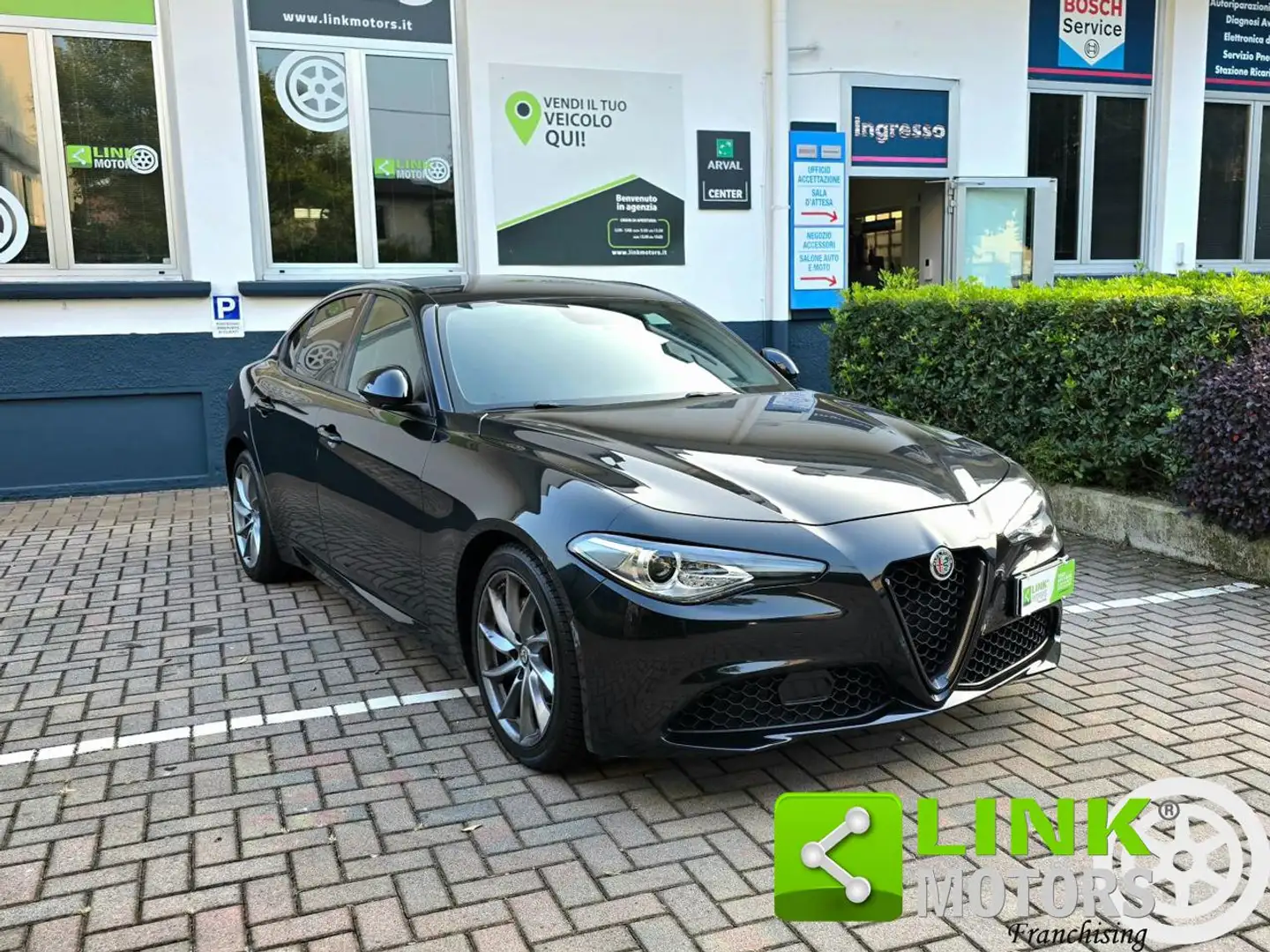 Alfa Romeo Giulia 2.2 Turbodiesel 160 CV AT8 Super Zwart - 1