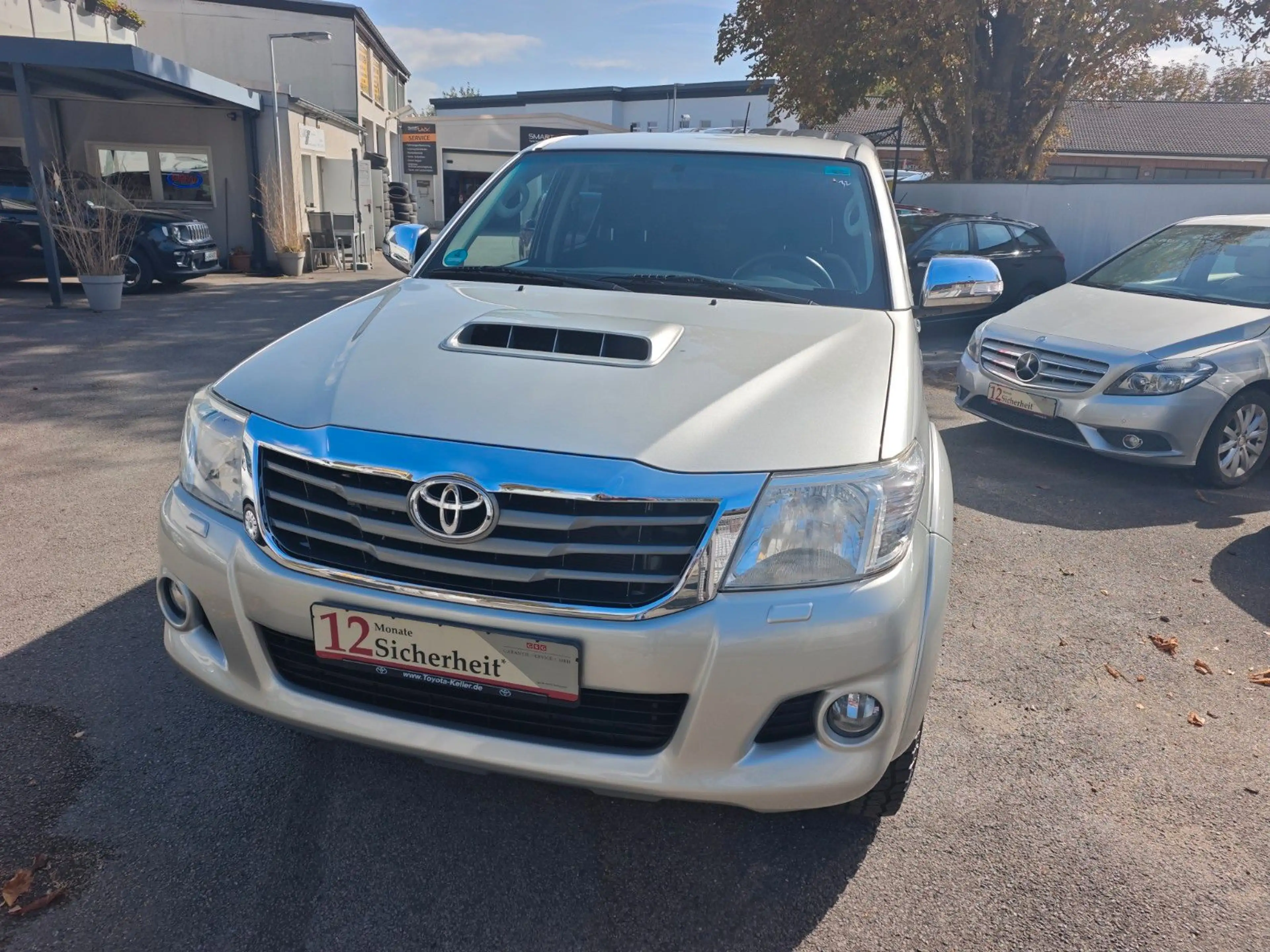Toyota Hilux Double Cab Life 4x4 — photo 2