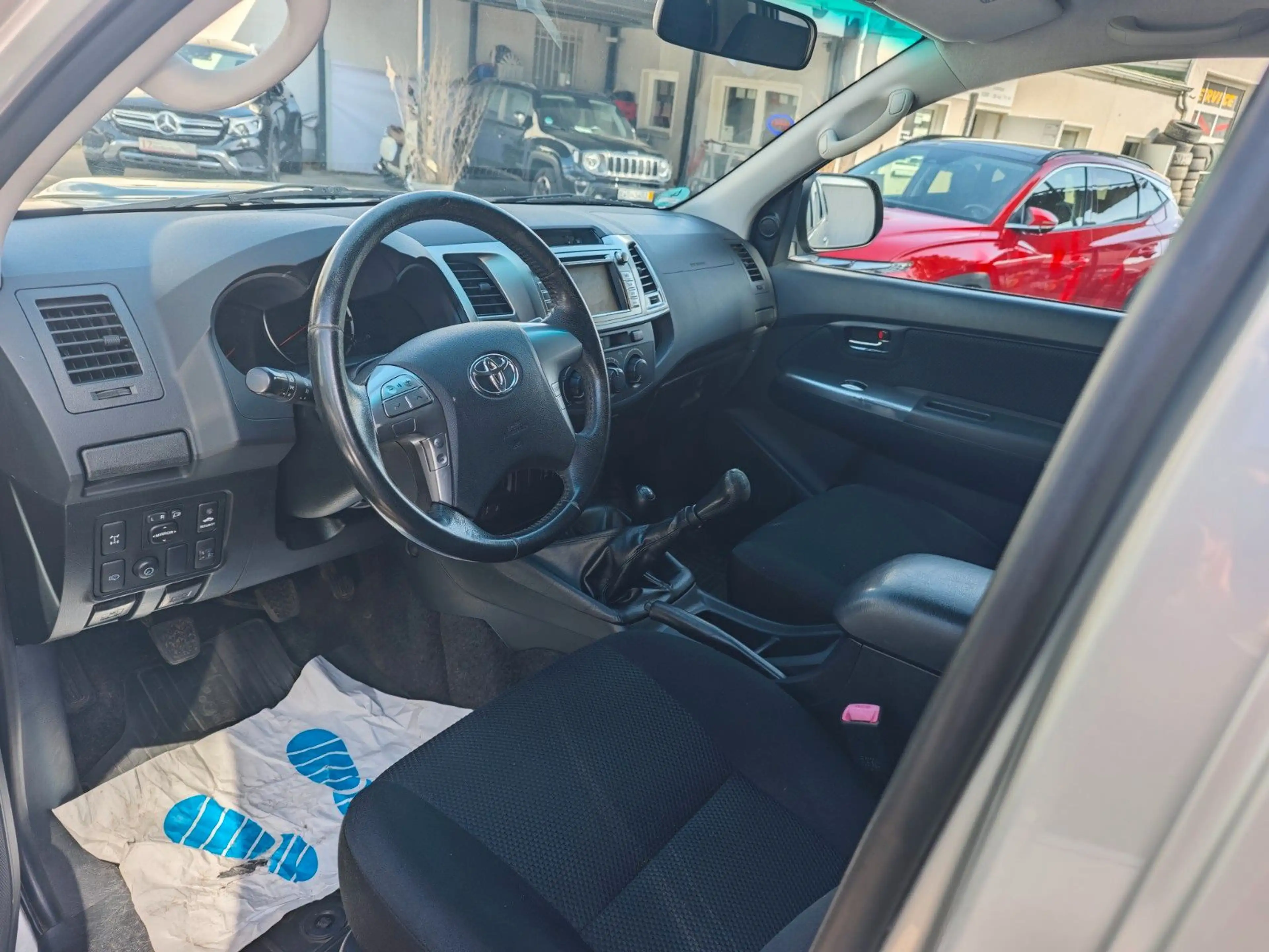 Toyota Hilux Double Cab Life 4x4 — photo 14