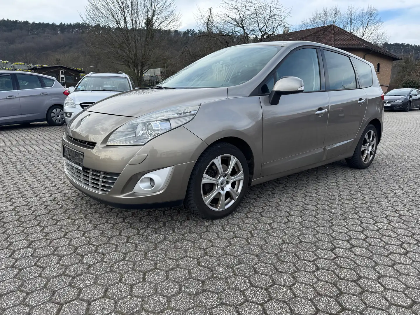 Renault Scenic Grand Dynamique Šedá - 2