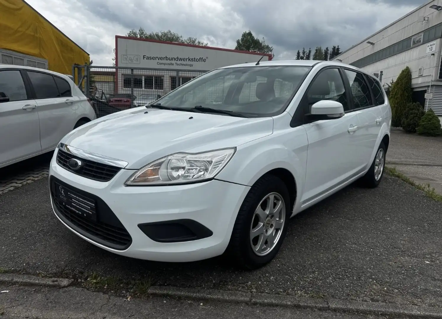 Ford Focus Style *AHK*Klima*Gepflegt* Tüv 07.2026* 2.Hand Blanc - 1