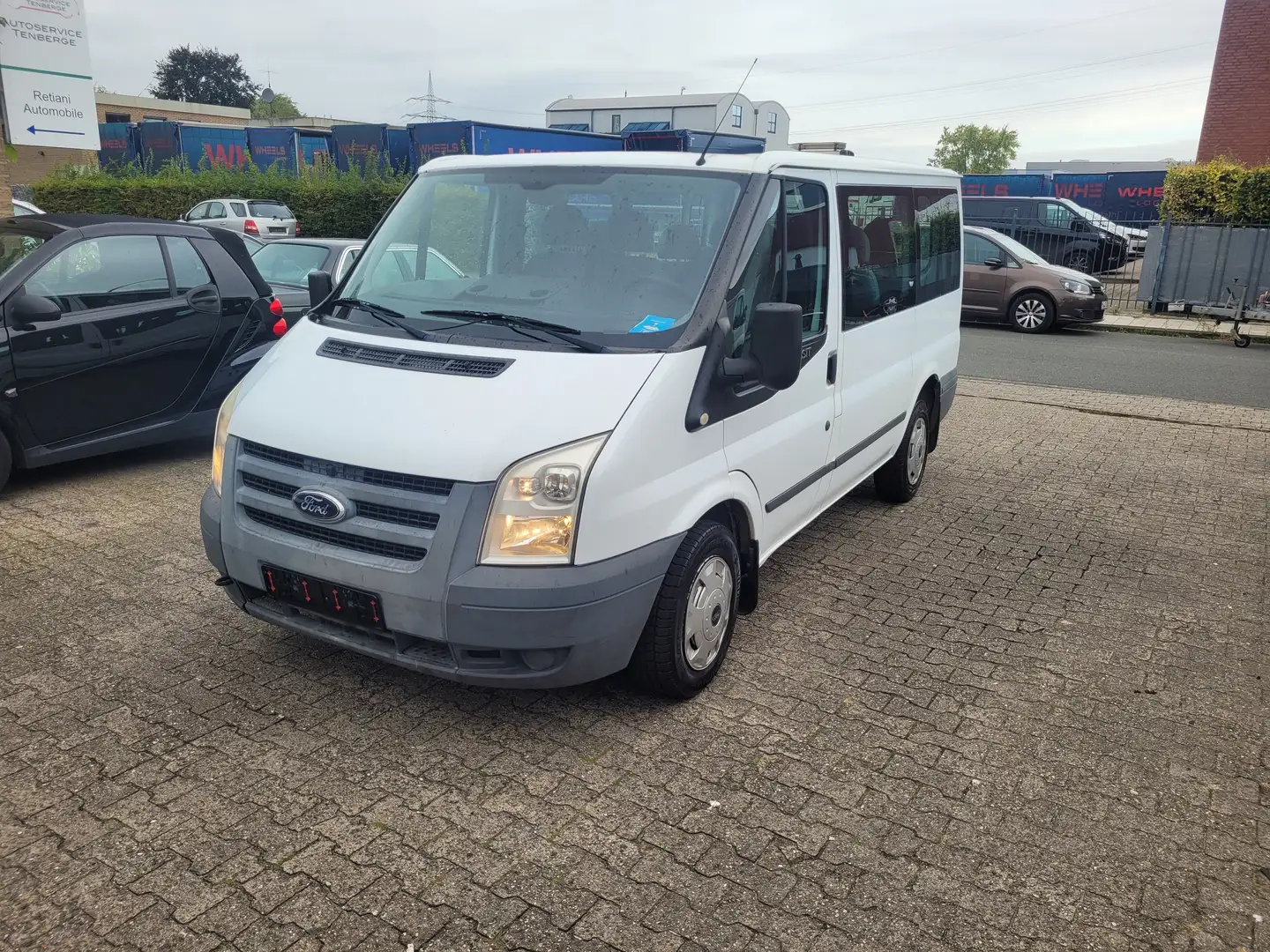 Ford Transit 9 Sitze Weiß - 1