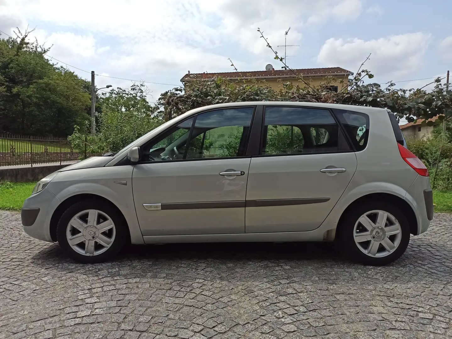Renault Scenic Scenic 1.6 16v Confort Dynamique Argento - 1
