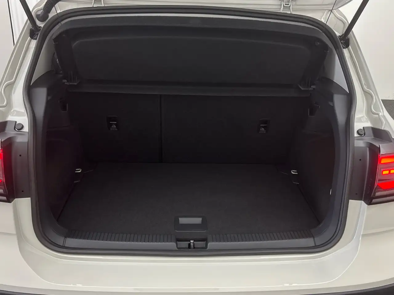 Volkswagen T-Cross Life 1.0 TSI LED ACC AHK App-Connect SHZ 13