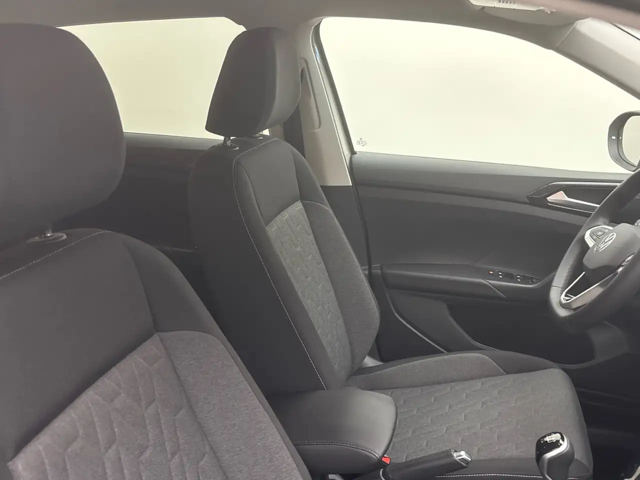 Volkswagen T-Cross Life 1.0 TSI LED ACC AHK App-Connect SHZ 10