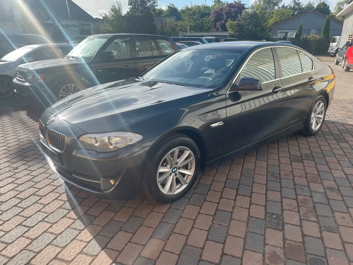 BMW 530 i Limousine NAVI, Kamera, Leder Gris - 1