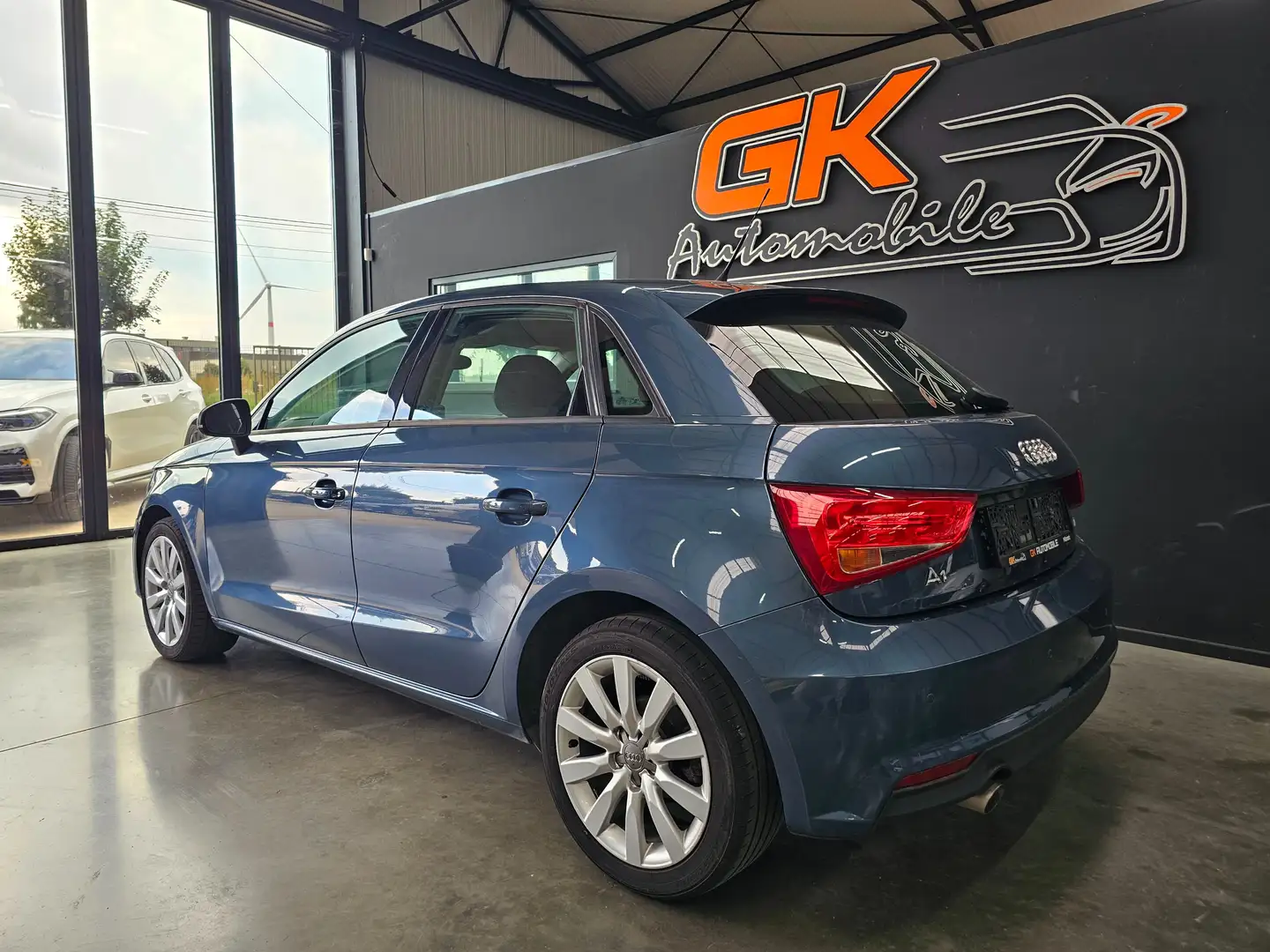 Audi A1 1.4 TDi Sport // 5porte // Clim // GPS Bleu - 2