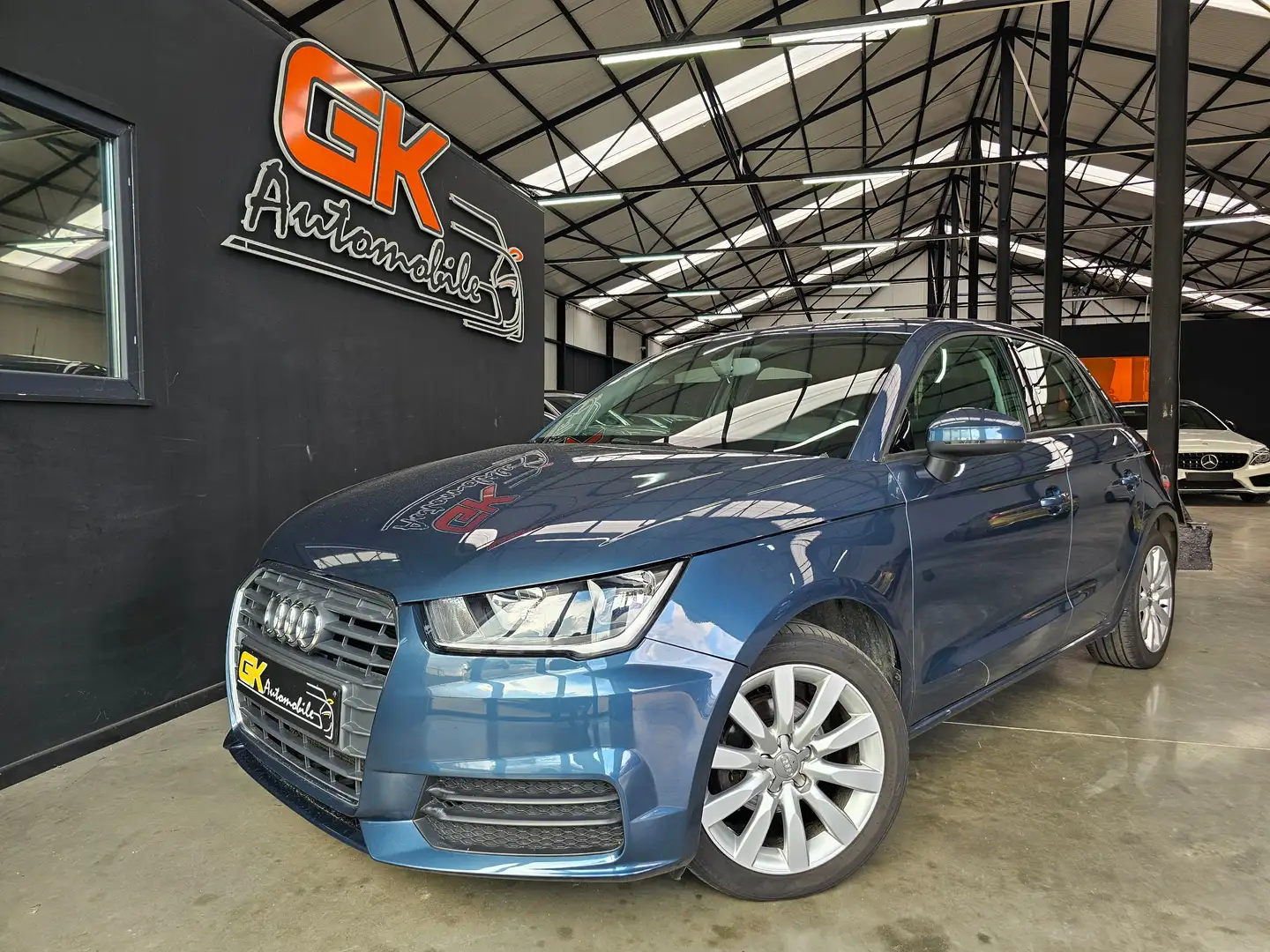 Audi A1 1.4 TDi Sport // 5porte // Clim // GPS Bleu - 1