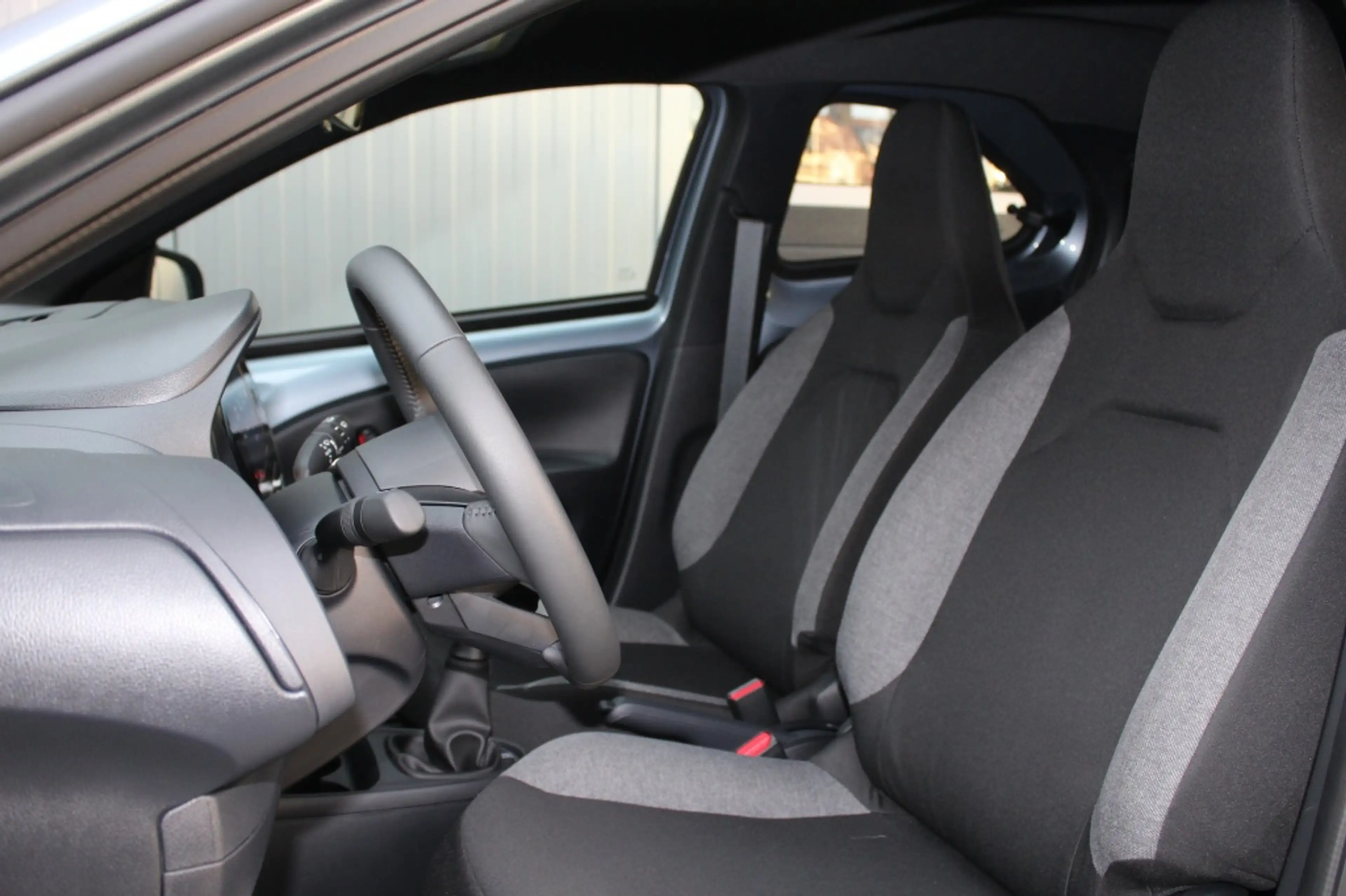 Toyota Aygo X 1.0 VVT-i MT First / Carplay / Lage Km-stand / Sto — photo 12