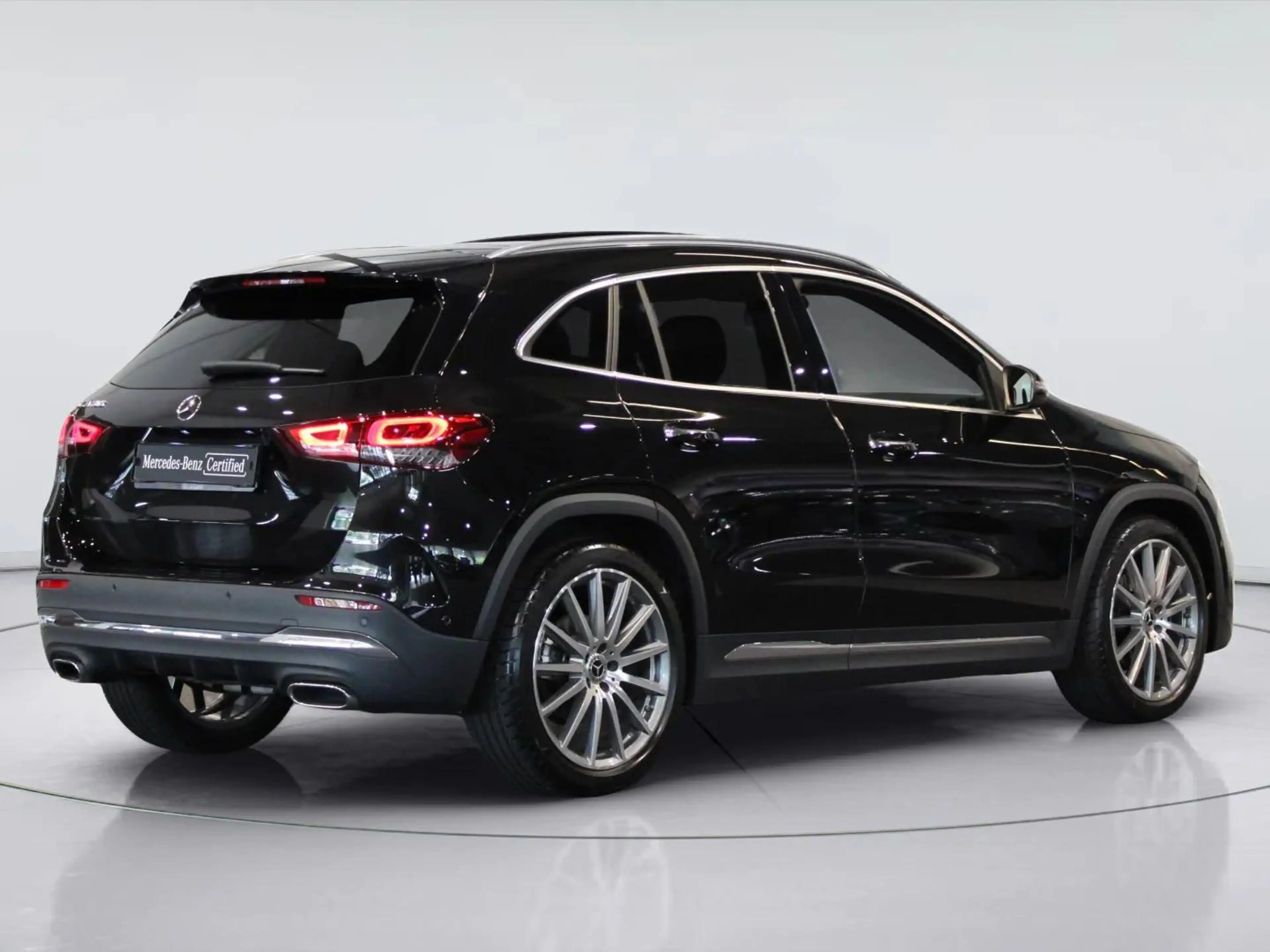 Mercedes-Benz GLA 180 AMG Line | Panorama dak — photo 2