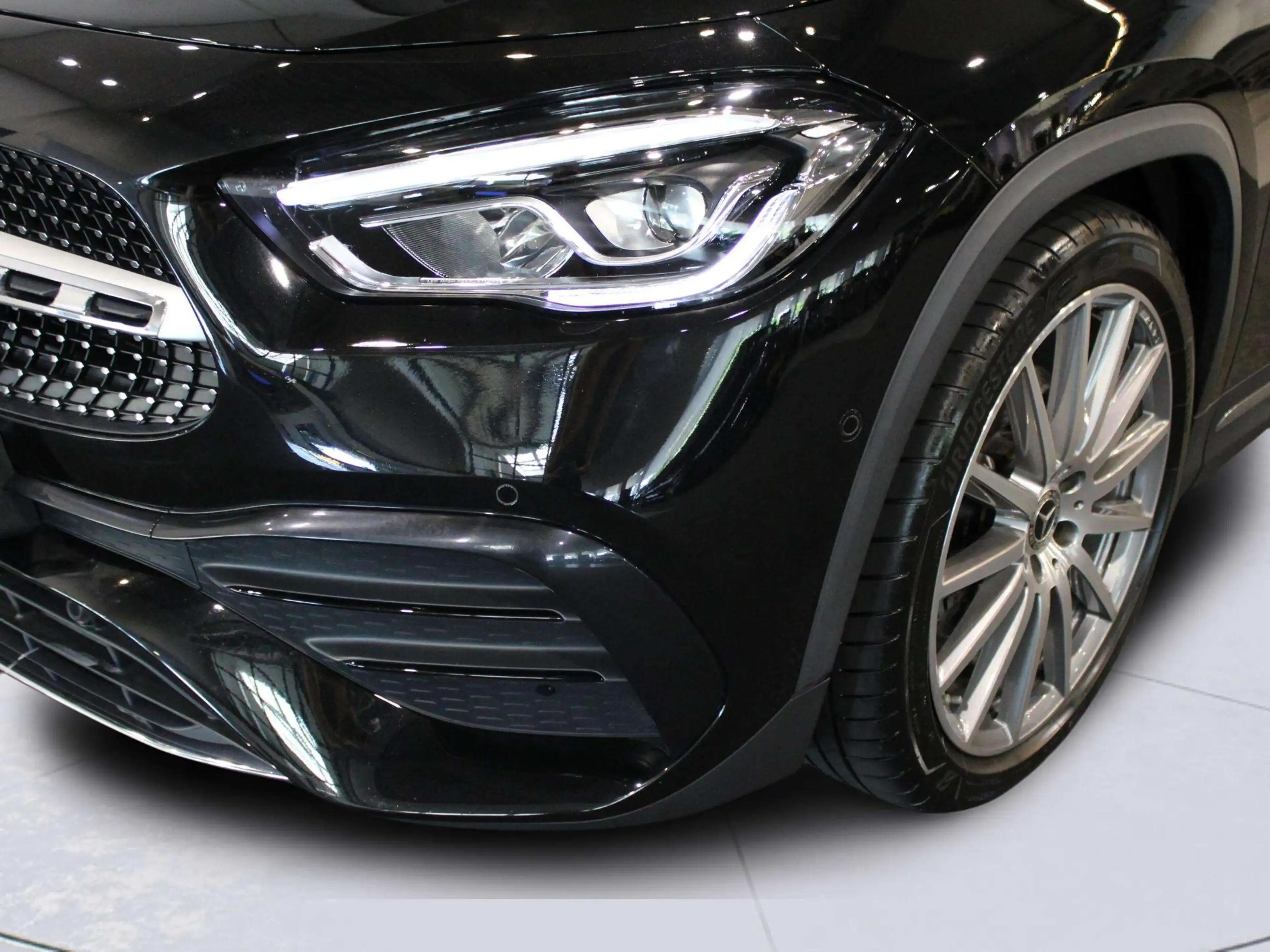 Mercedes-Benz GLA 180 AMG Line | Panorama dak — photo 6