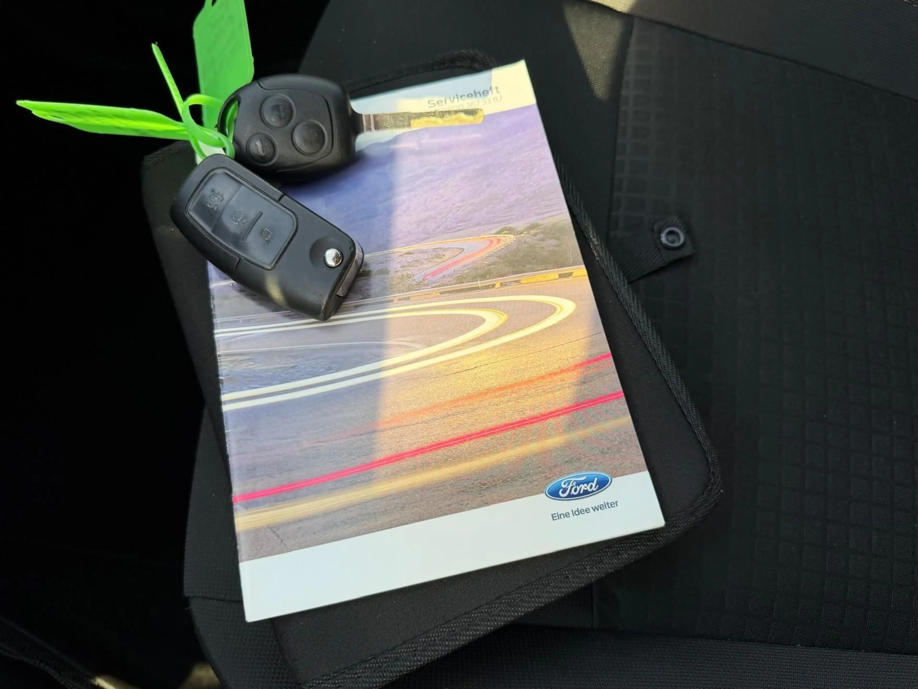 Ford B-Max B-MAX Sync Edition KLIMAAUT*NAVI*SHZ*EFH*PDC* — photo 13