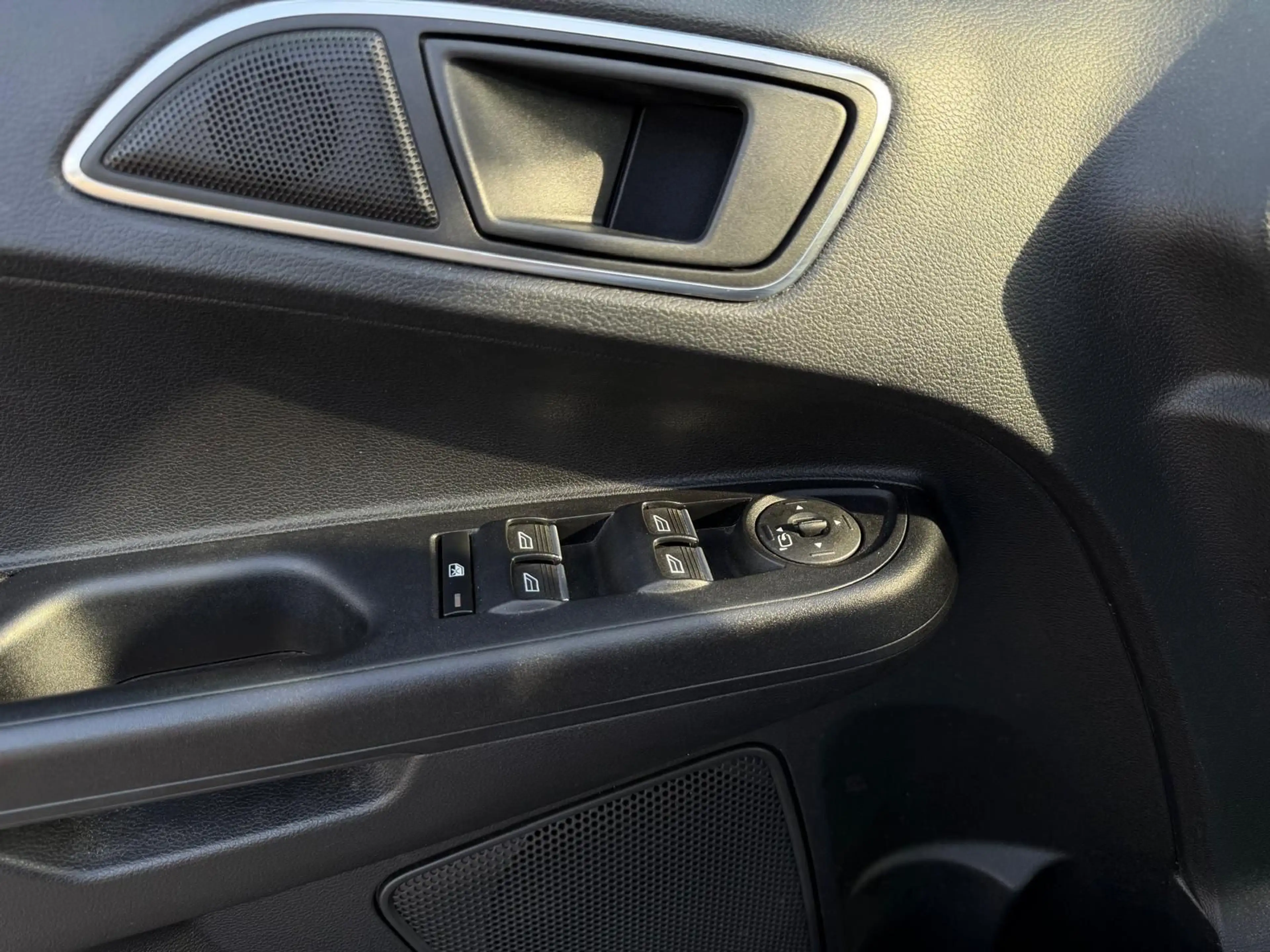 Ford B-Max B-MAX Sync Edition KLIMAAUT*NAVI*SHZ*EFH*PDC* — photo 12
