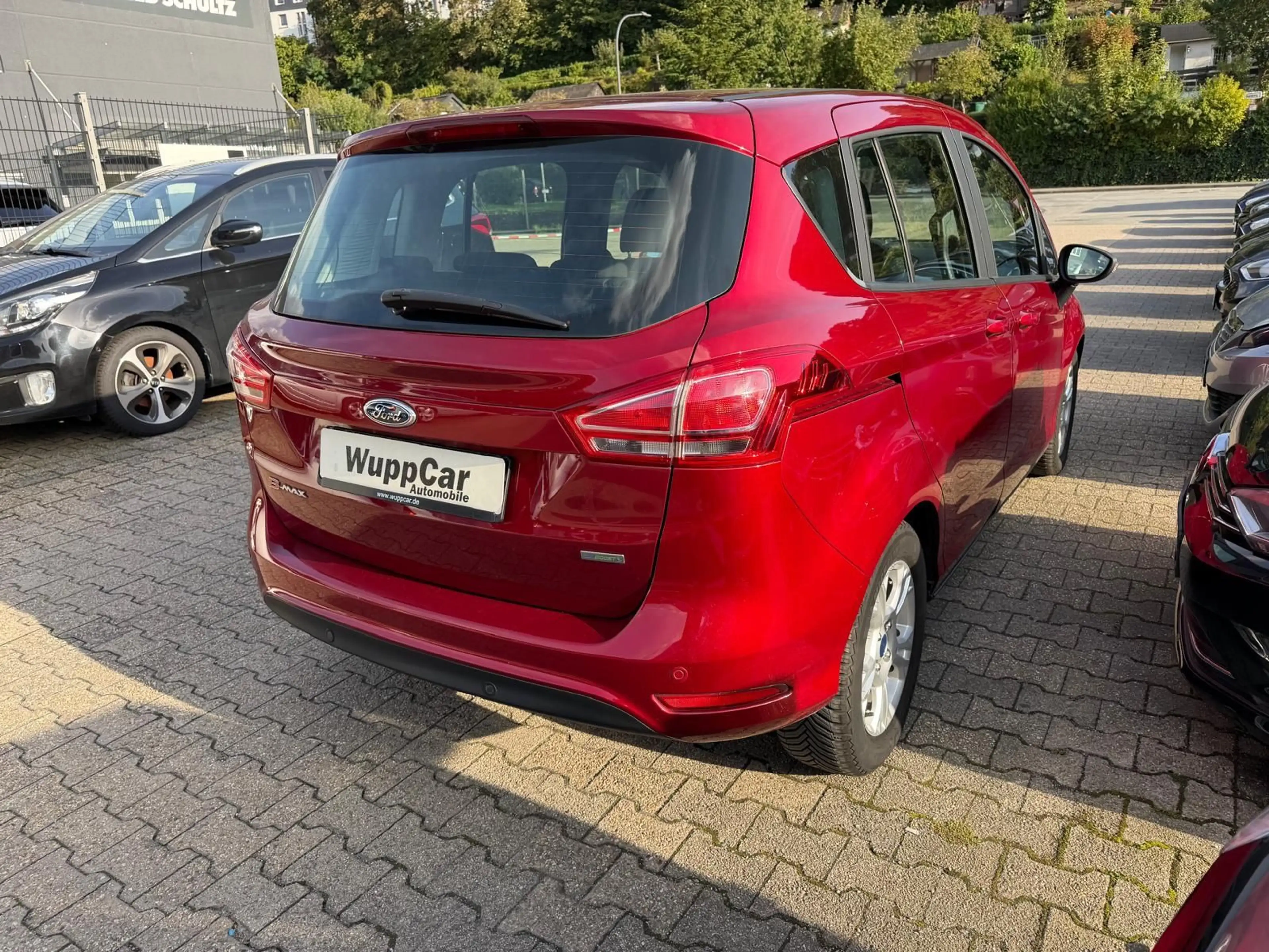 Ford B-Max B-MAX Sync Edition KLIMAAUT*NAVI*SHZ*EFH*PDC* — photo 2