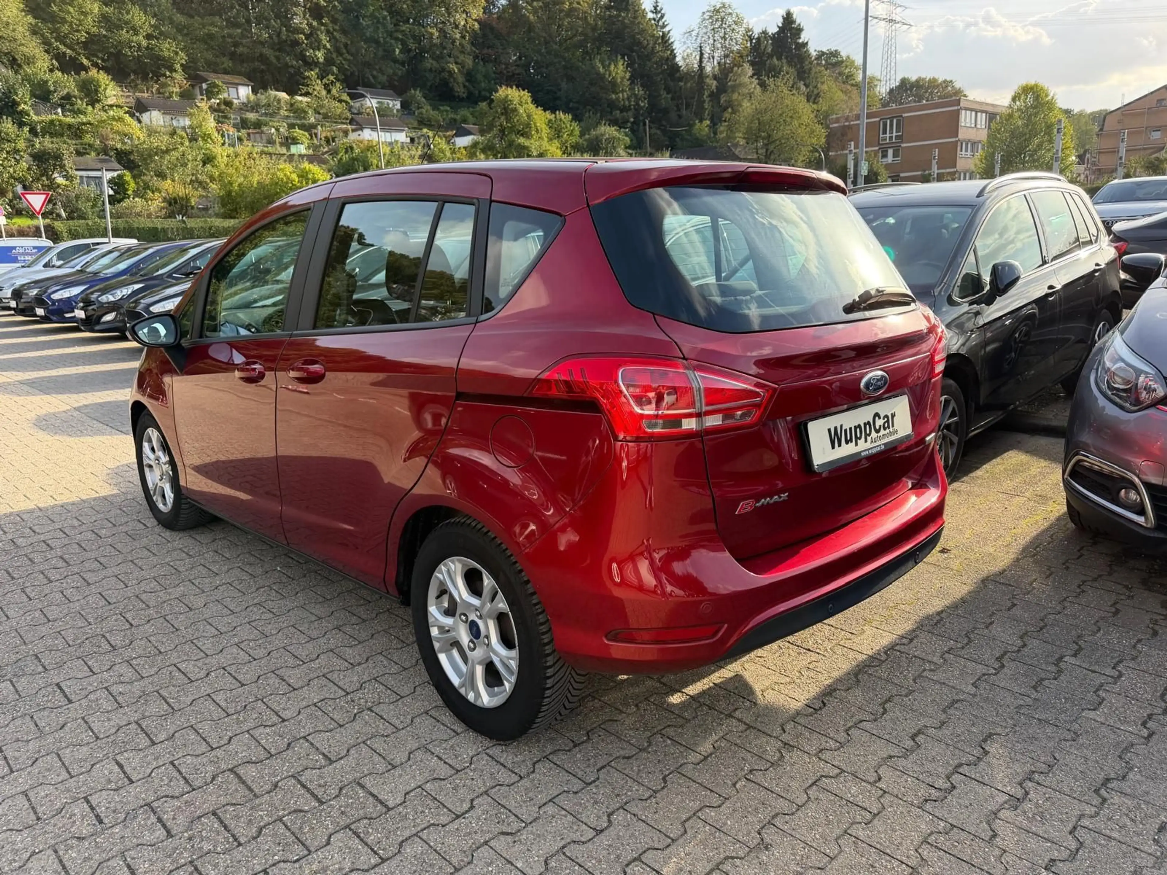 Ford B-Max B-MAX Sync Edition KLIMAAUT*NAVI*SHZ*EFH*PDC* — photo 3
