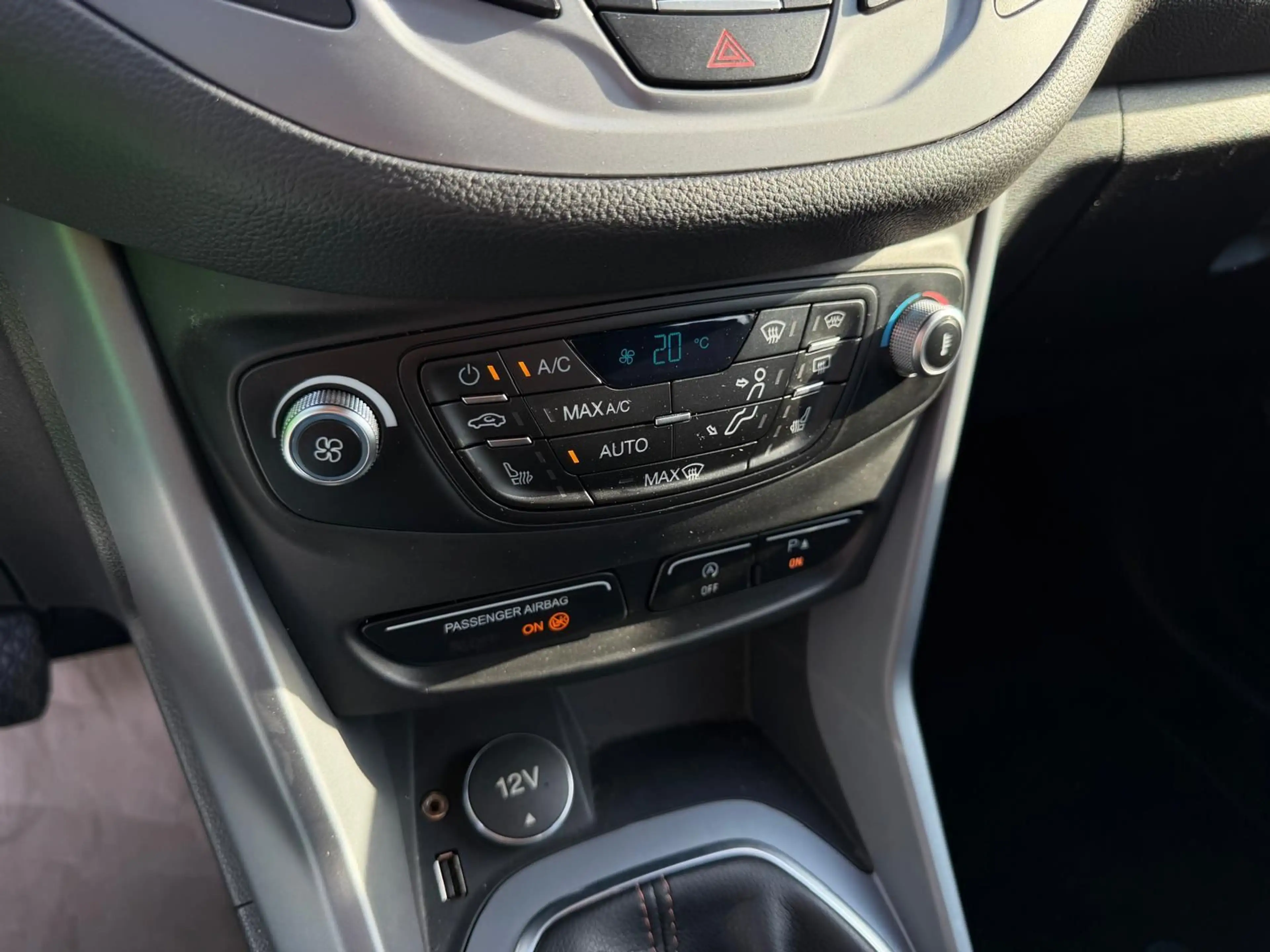Ford B-Max B-MAX Sync Edition KLIMAAUT*NAVI*SHZ*EFH*PDC* — photo 10