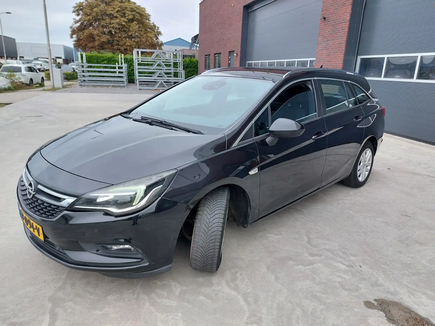Opel Astra Sports Tourer 1.6 CDTI Business+AIRCO/ECC/NAV Zwart - 2
