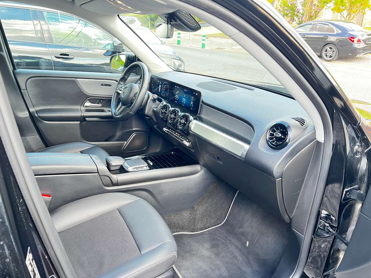 Mercedes-Benz GLB 200 2021 — photo 14 sur 18