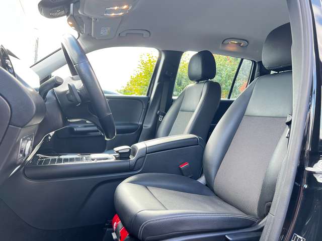 Mercedes-Benz GLB 200 2021 — vignette 10
