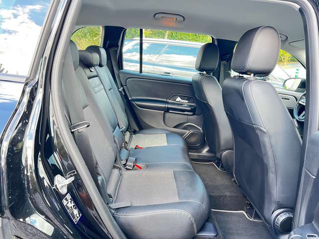 Mercedes-Benz GLB 200 2021 — vignette 12