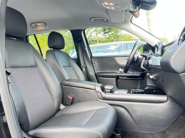 Mercedes-Benz GLB 200 2021 — vignette 13