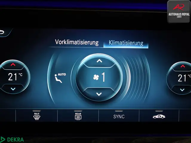 Mercedes-Benz E-Class view 14