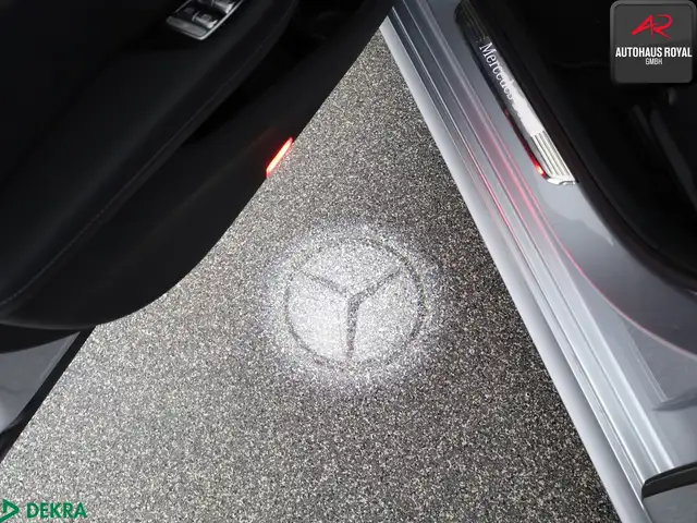 Mercedes-Benz E-Class view 21