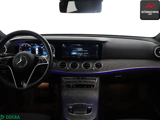 Mercedes-Benz E-Class view 9