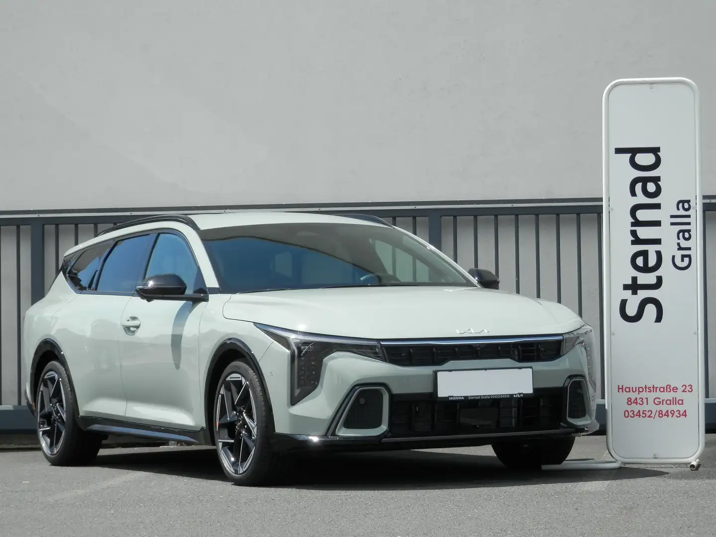 Kia K4 SW 1,6 TGDI GT-Line DCT Silber - 2