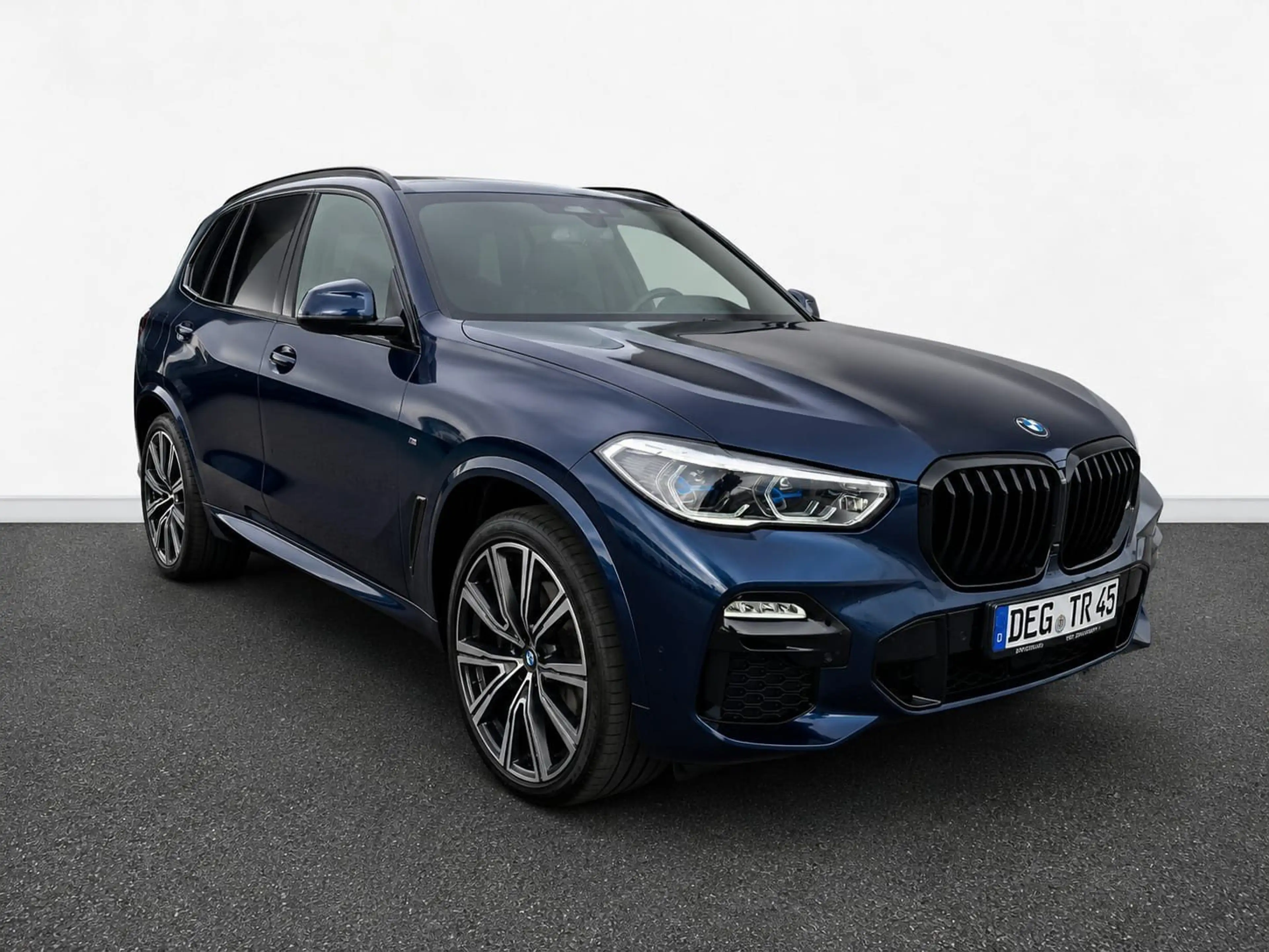 BMW X5 xDrive30d — photo 2